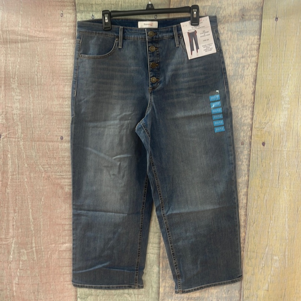 - Brand new with tags Woman’s Skinnygirl jeans. Size is 31/12.